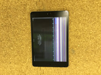 iPadMini4 画面に線